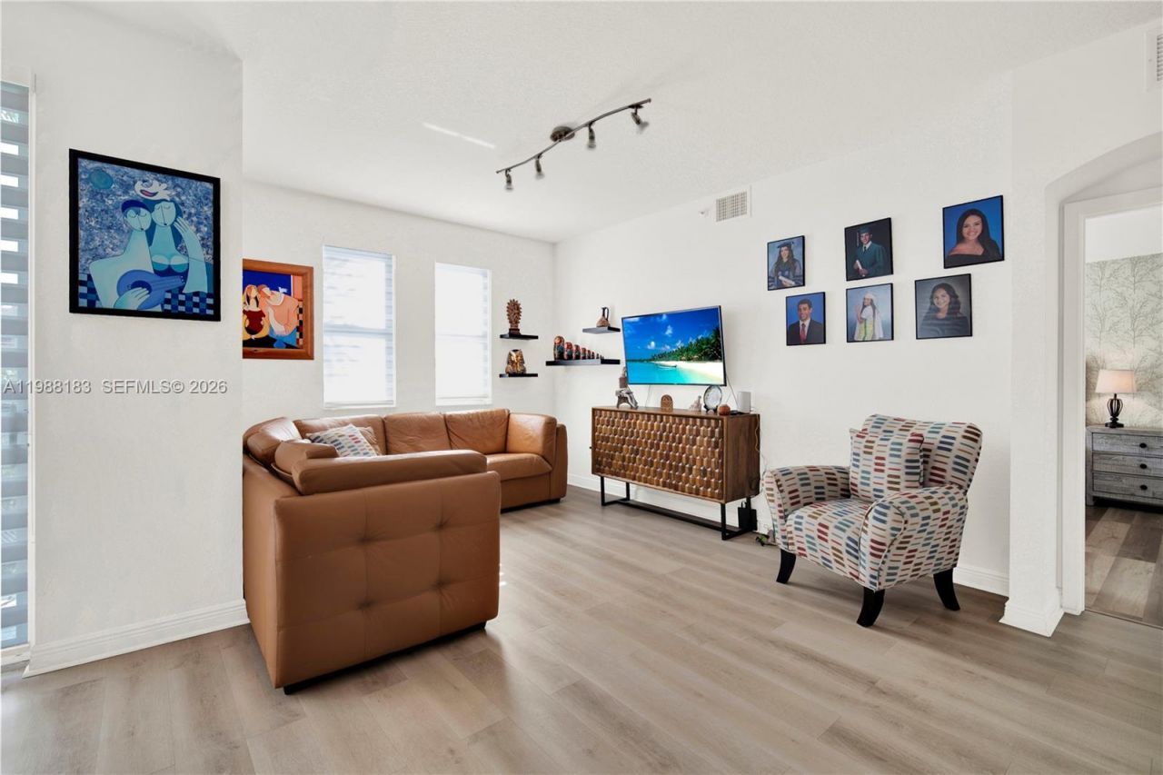 9021 SW 94th St, Unit 308, Miami, FL 33176 Photo