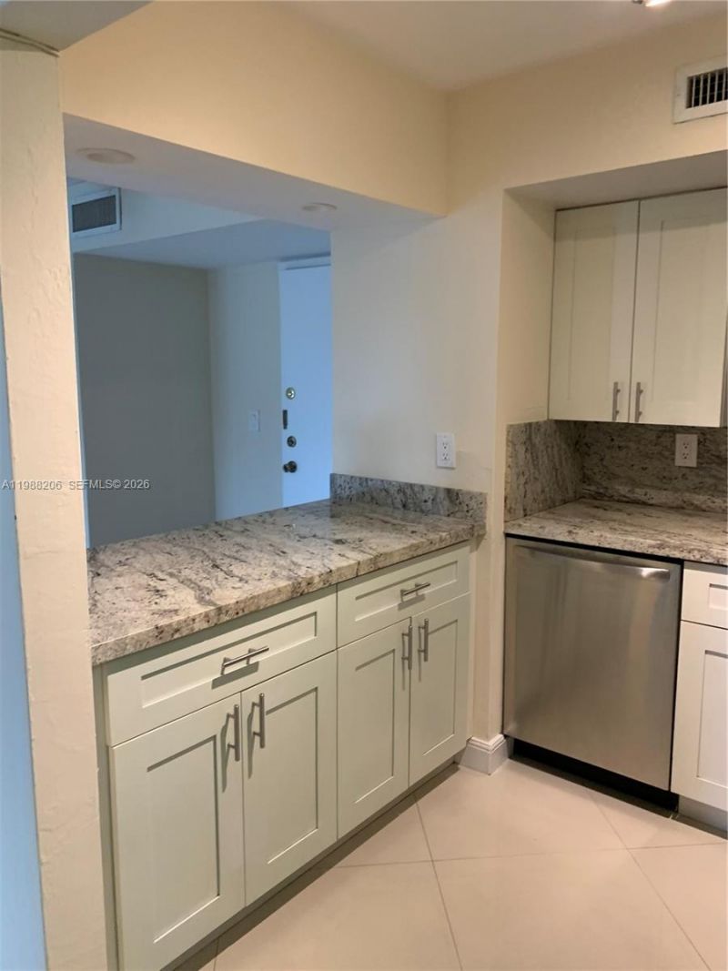2715 Tigertail Ave, Unit 203, Coconut Grove, FL 33133 Photo