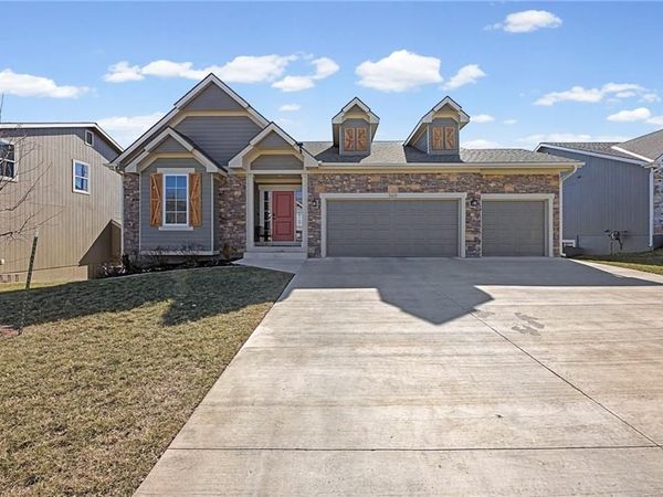 3611 Prairie Clover Court, Lawrence, KS 66049
