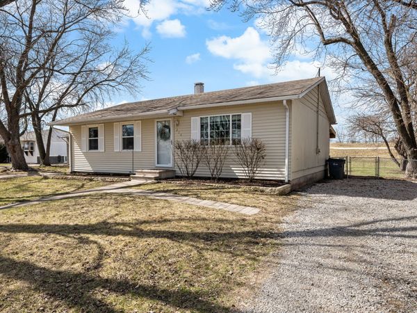 214 8th Street E, Milan, IL 61264