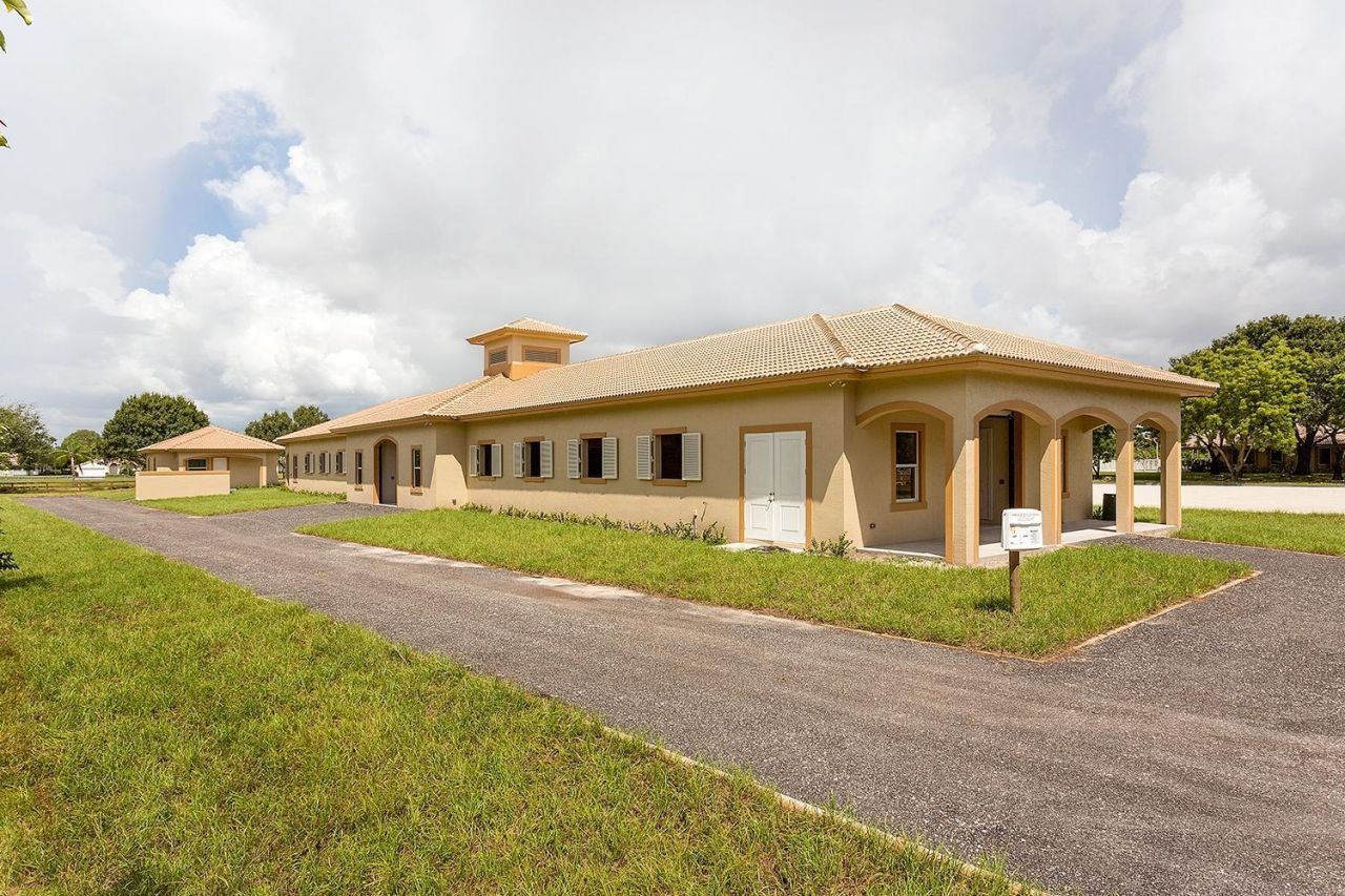 2088 Appaloosa Trail, Wellington, FL 00000 Photo