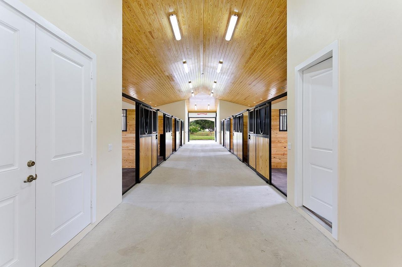 2088 Appaloosa Trail, Wellington, FL 00000 Photo