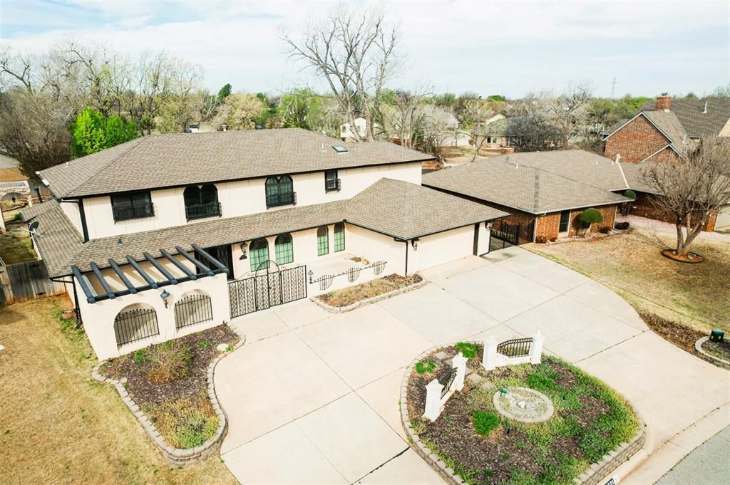 9721 Lakeland Road, Oklahoma City, OK 73162 Main Photo