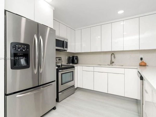 6960 Miami Gardens Dr, Unit 2-518, Hialeah, FL 33015