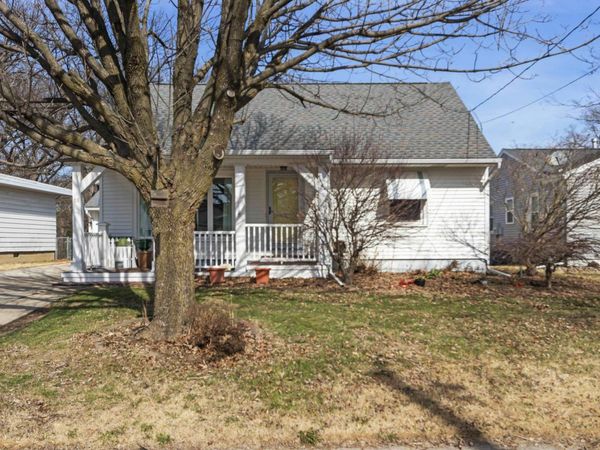 18 LAUTERBACH Drive, Bartonville, IL 61607