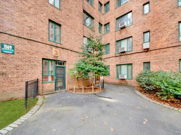 1569 metropolitan Avenue , Unit 4g, Bronx, NY 10462
