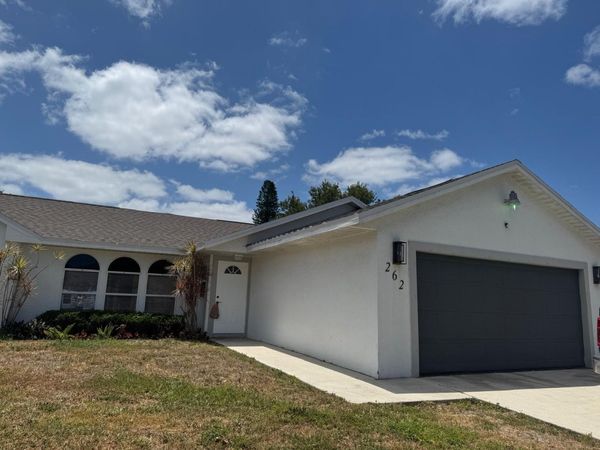 262 SW Crescent Avenue, Port St. Lucie, FL 34984