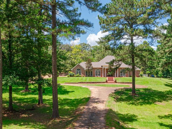 120 Midway Estates Drive, Terry, MS 39170