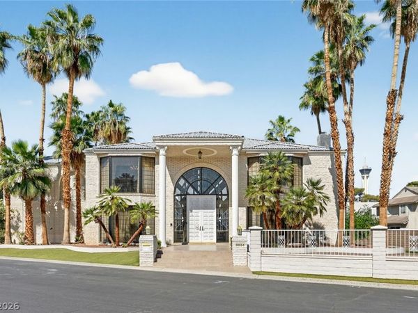2834 Queens Courtyard Drive, Las Vegas, NV 89109
