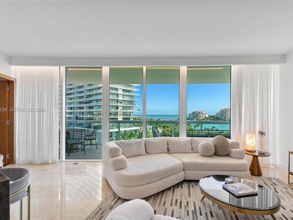 1000 S Pointe Dr , Unit 705, Miami Beach, FL 33139