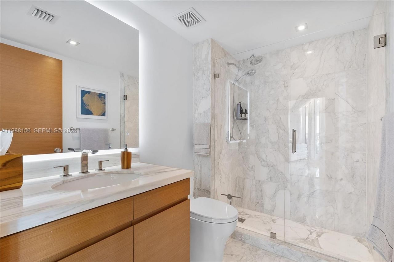 1000 S Pointe Dr , Unit 705, Miami Beach, FL 33139 Photo