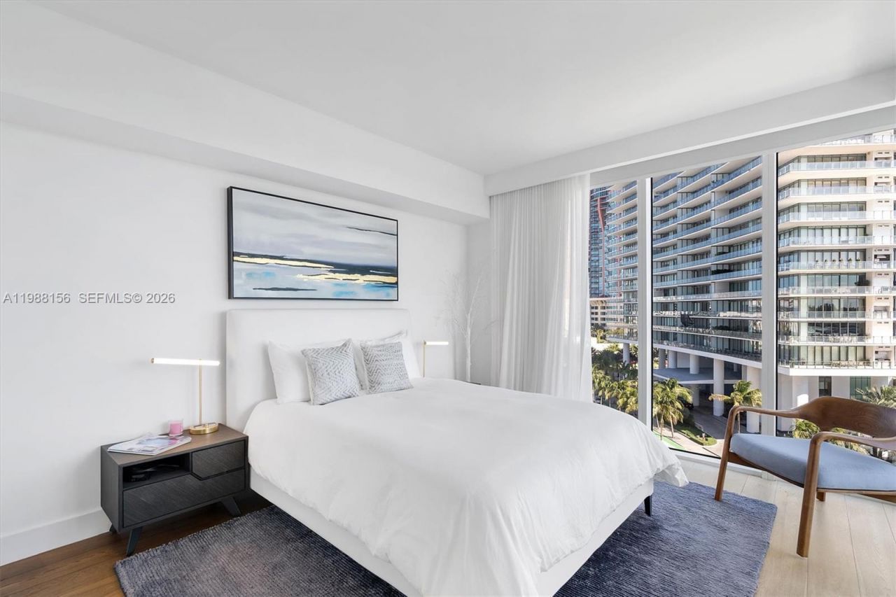 1000 S Pointe Dr , Unit 705, Miami Beach, FL 33139 Photo