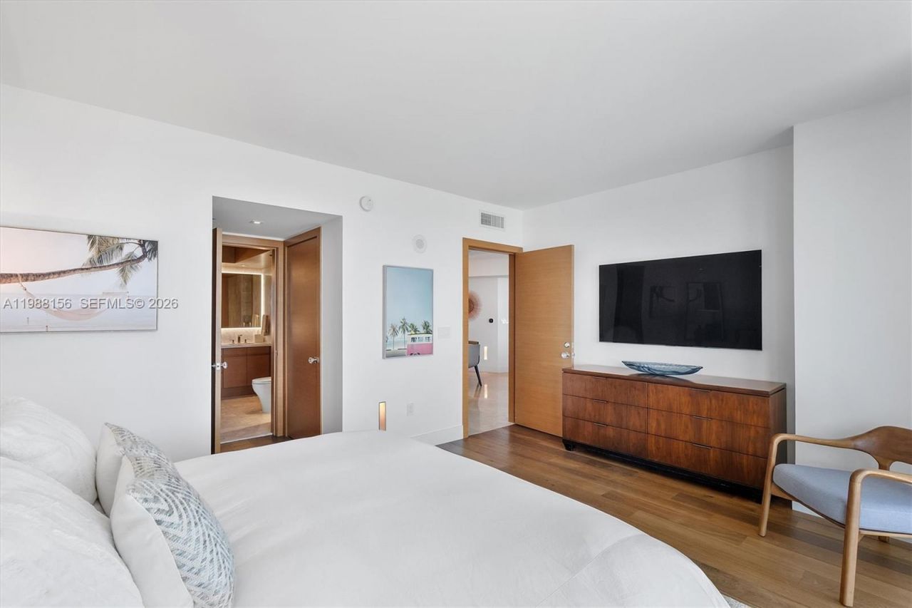 1000 S Pointe Dr , Unit 705, Miami Beach, FL 33139 Photo