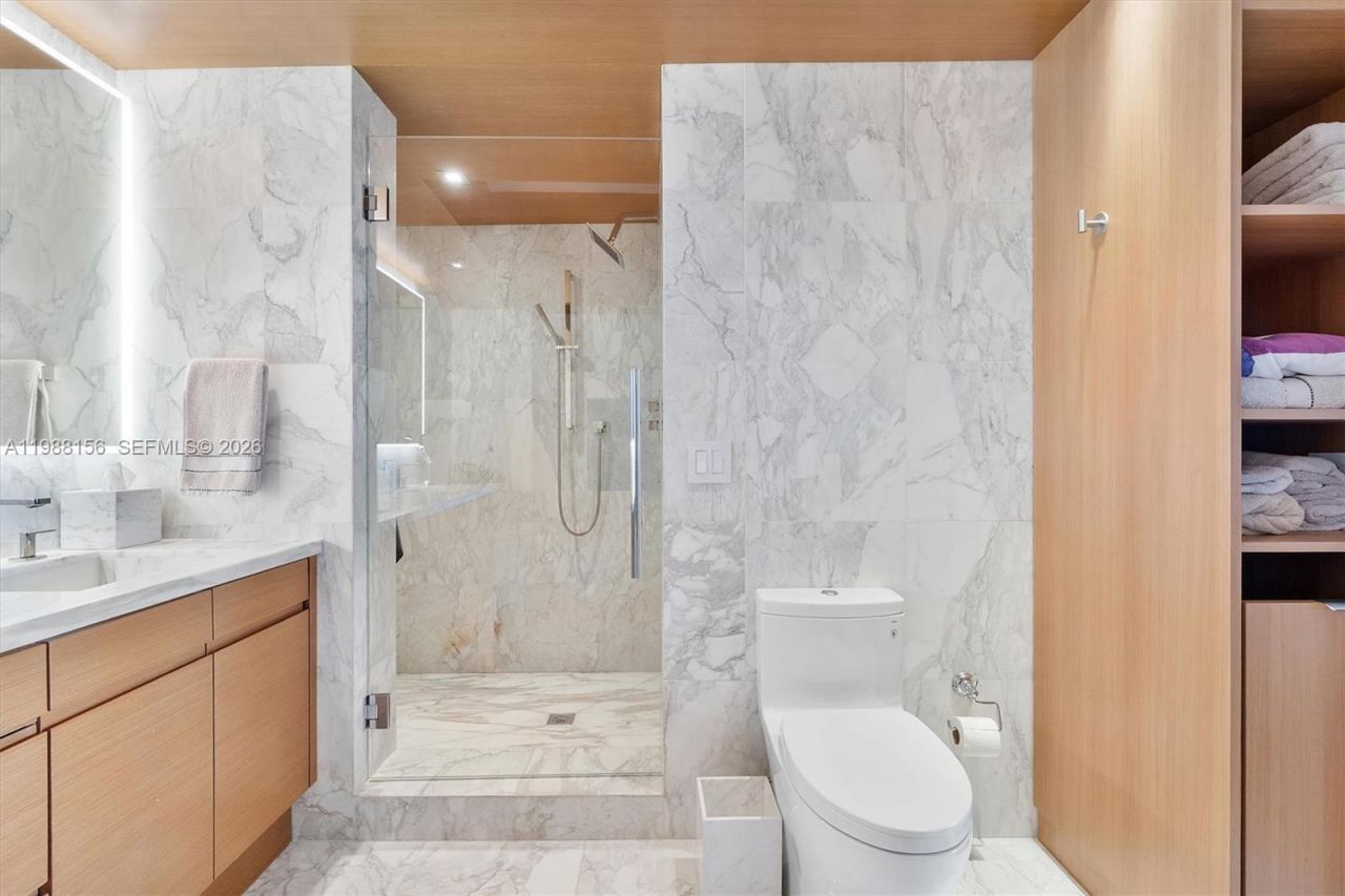 1000 S Pointe Dr , Unit 705, Miami Beach, FL 33139 Photo