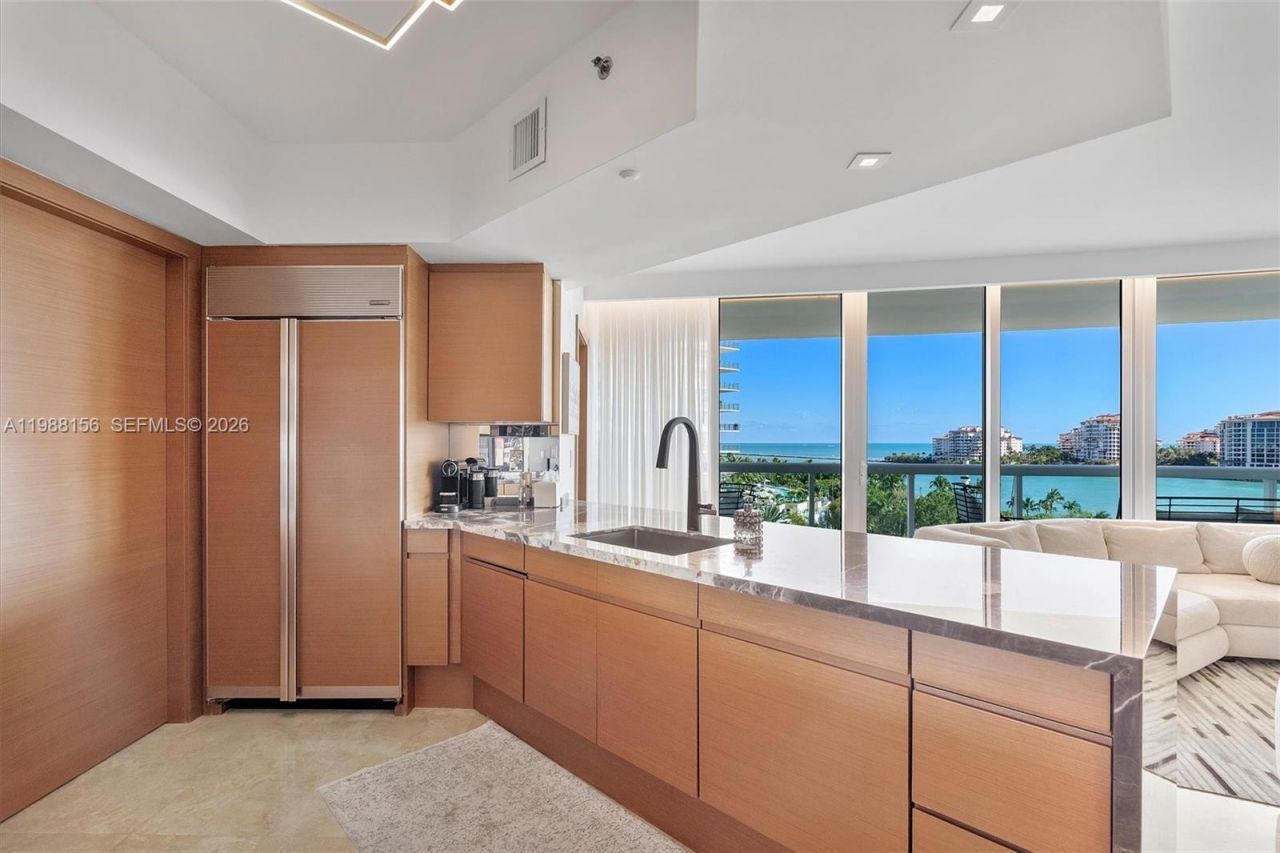 1000 S Pointe Dr , Unit 705, Miami Beach, FL 33139 Photo