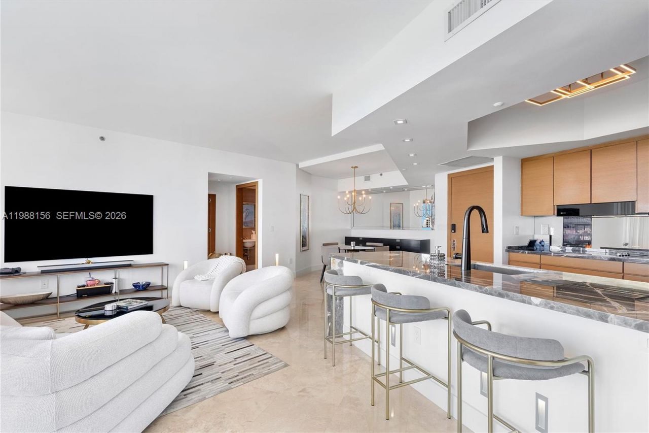 1000 S Pointe Dr , Unit 705, Miami Beach, FL 33139 Photo