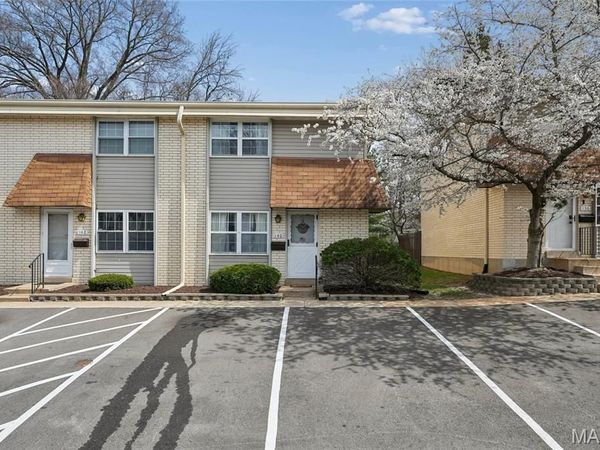 140 Burtonwood Drive , Ballwin, MO 63011