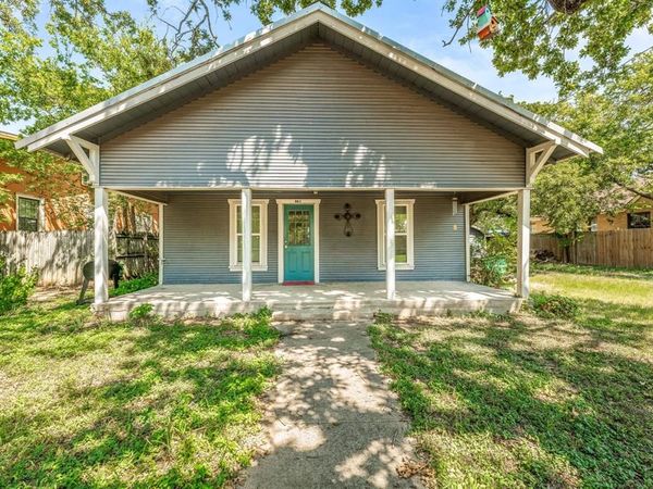 863 N CLINTON, Stephenville, TX 76401