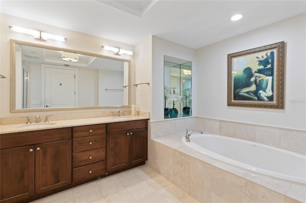 300 Beach Drive Ne, Unit 302, Saint Petersburg, FL 33701 Photo