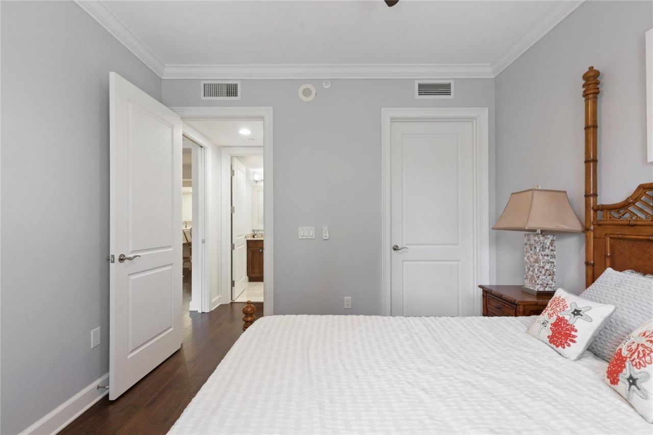 300 Beach Drive Ne, Unit 302, Saint Petersburg, FL 33701 Photo