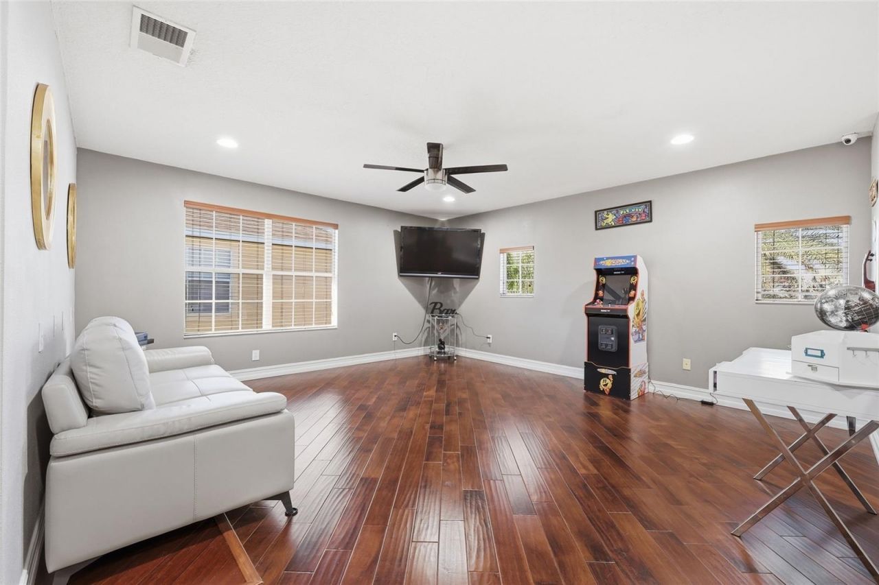 9168 Lake Avon Drive, Orlando, FL 32829 Photo