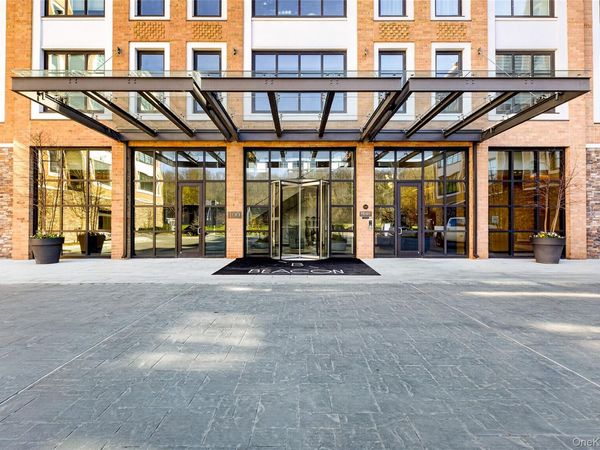 100 Garvies Point Road, Unit 1332, Glen Cove, NY 11542