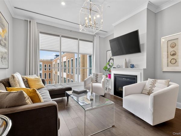 100 Garvies Point Road, Unit 1332, Glen Cove, NY 11542