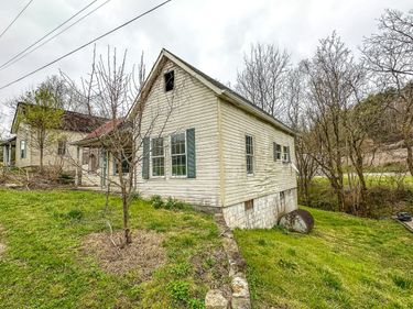 36 and 38 Mullins Street, Livingston, KY 40445