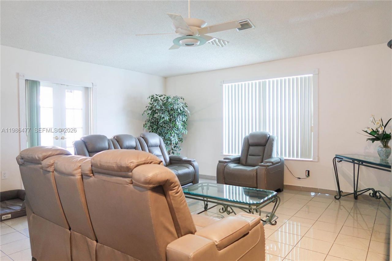 661 NE 4th Pl , Hialeah, FL 33010 Photo