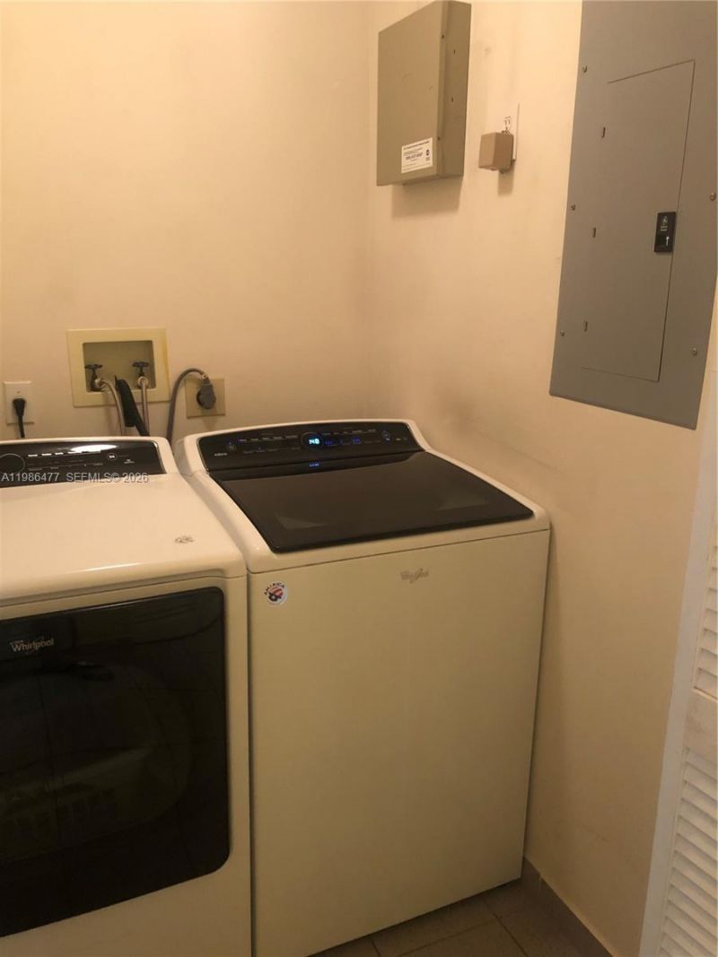 661 NE 4th Pl , Hialeah, FL 33010 Photo