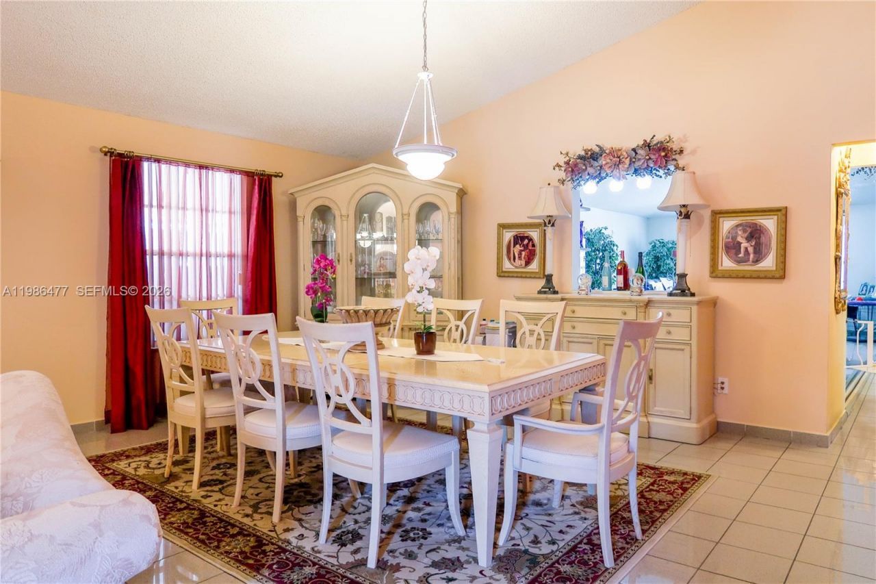 661 NE 4th Pl, Hialeah, FL 33010 Photo