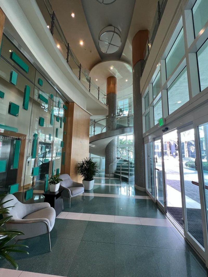 218 SE 14th St , Unit 1404, Miami, FL 33131 Photo