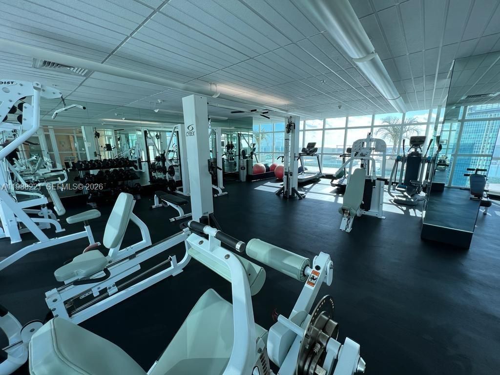 218 SE 14th St , Unit 1404, Miami, FL 33131 Photo