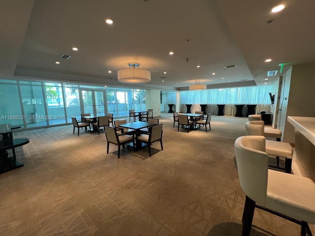 218 SE 14th St , Unit 1404, Miami, FL 33131 Photo