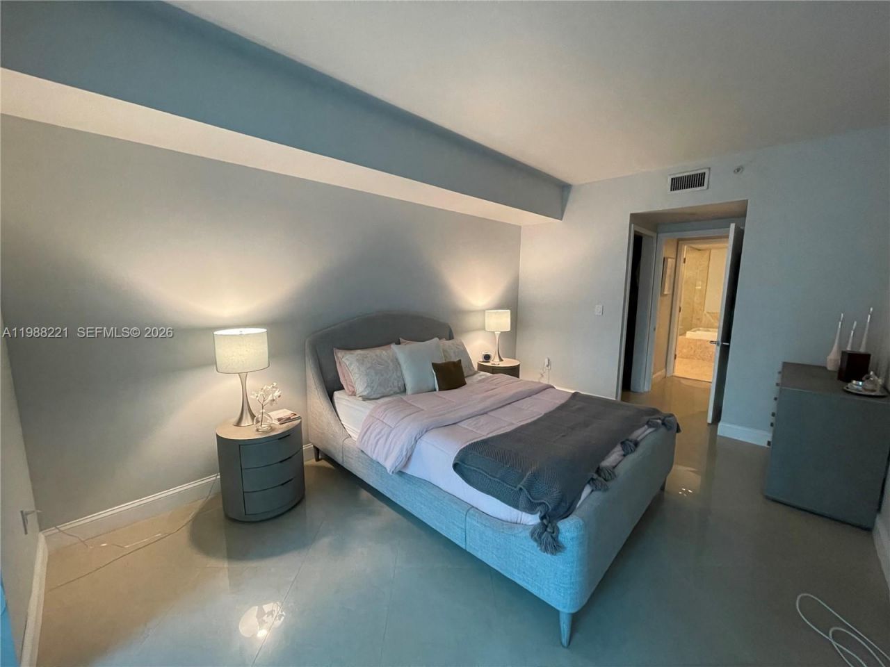 218 SE 14th St , Unit 1404, Miami, FL 33131 Photo