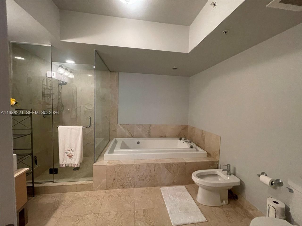 218 SE 14th St , Unit 1404, Miami, FL 33131 Photo