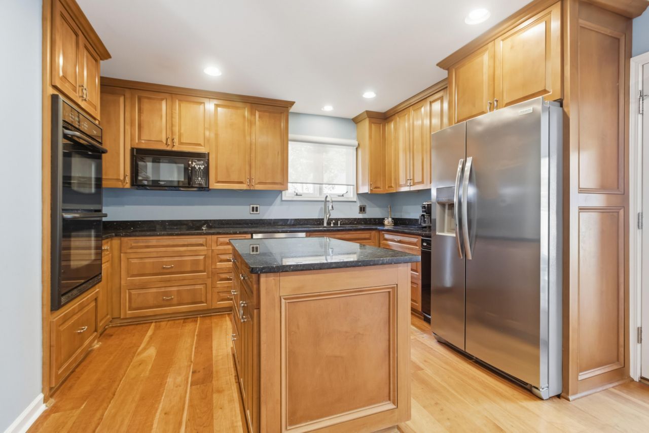 18 Lavington Road Photo 15