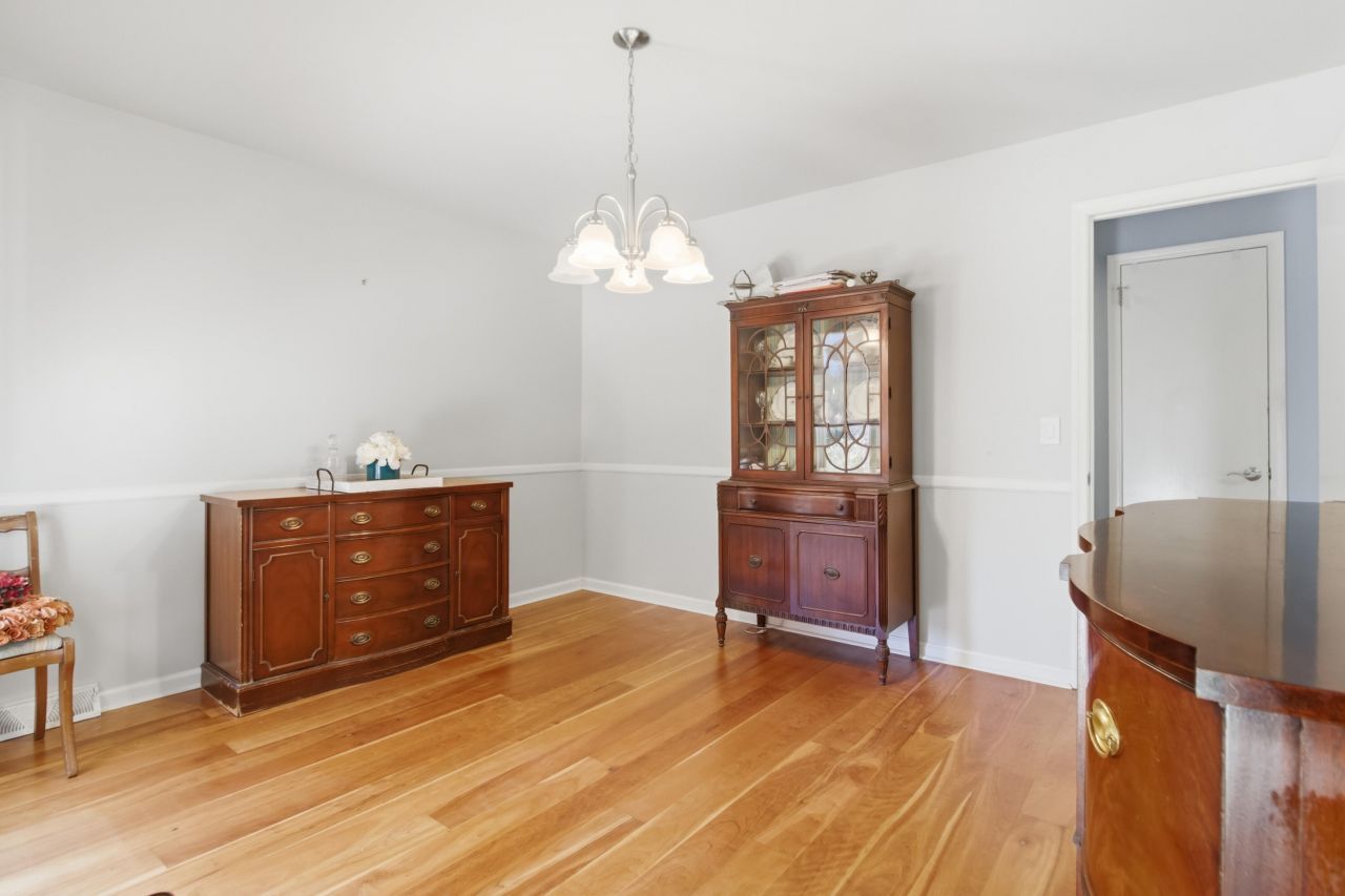 18 Lavington Road Photo 19