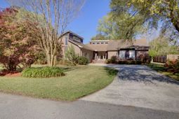 18 Lavington Road photo 4