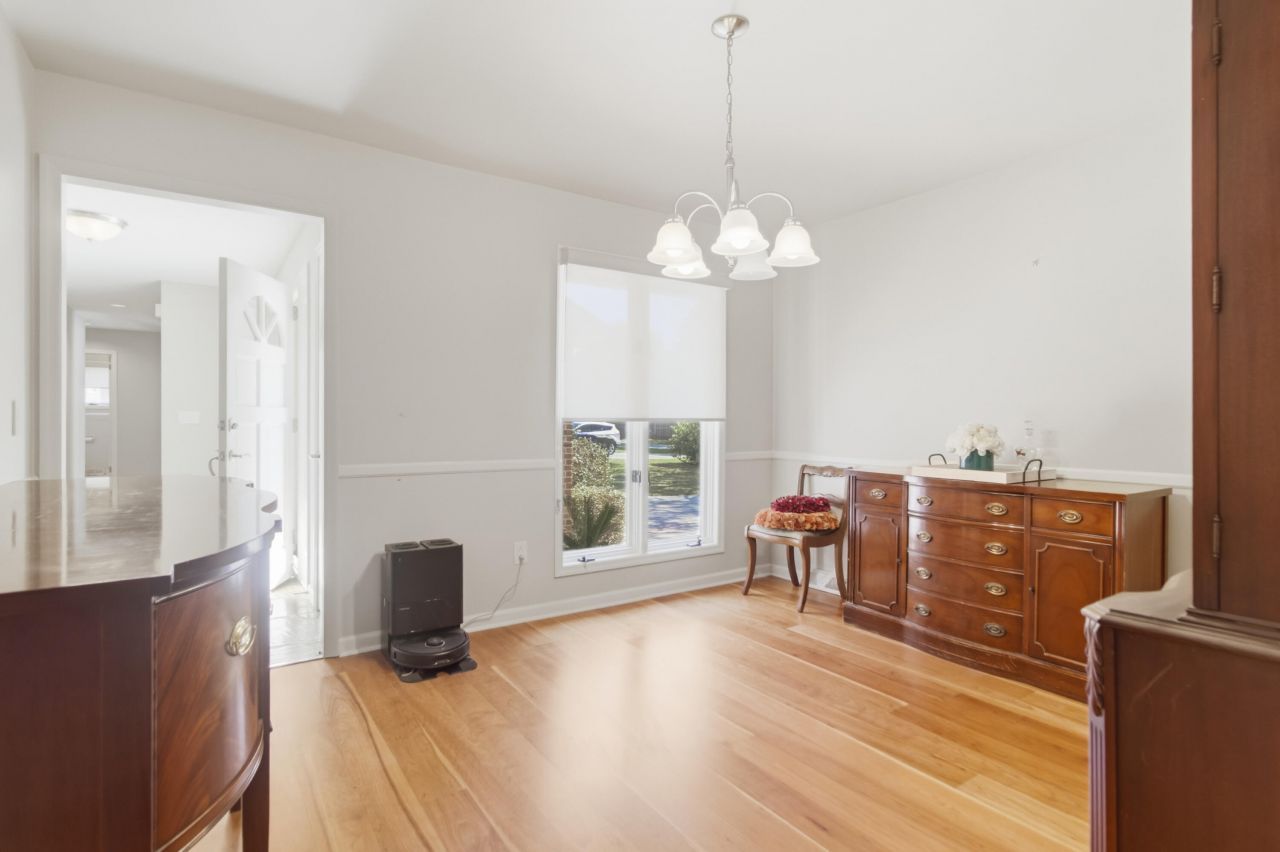 18 Lavington Road Photo 20