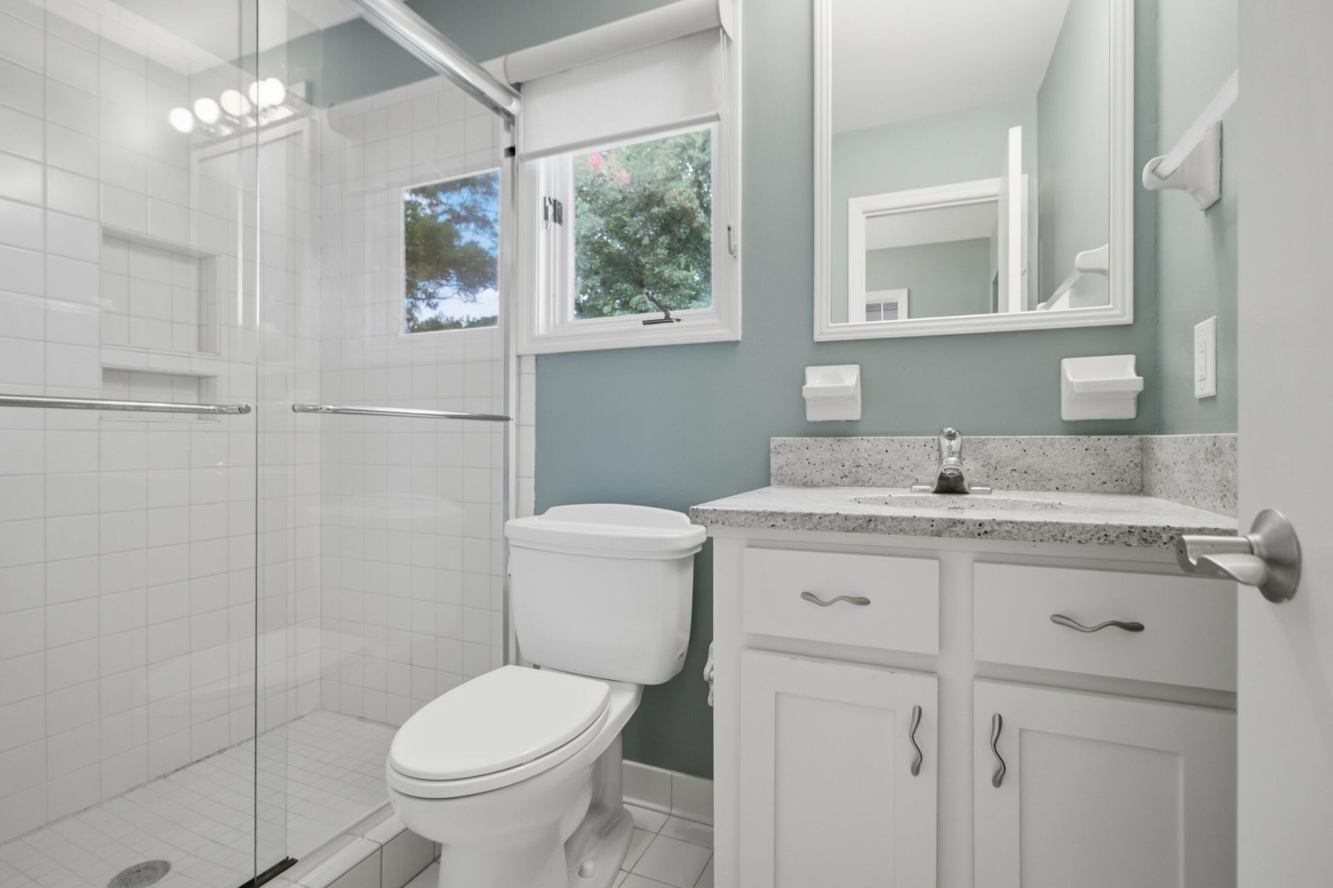 18 Lavington Road Photo 21