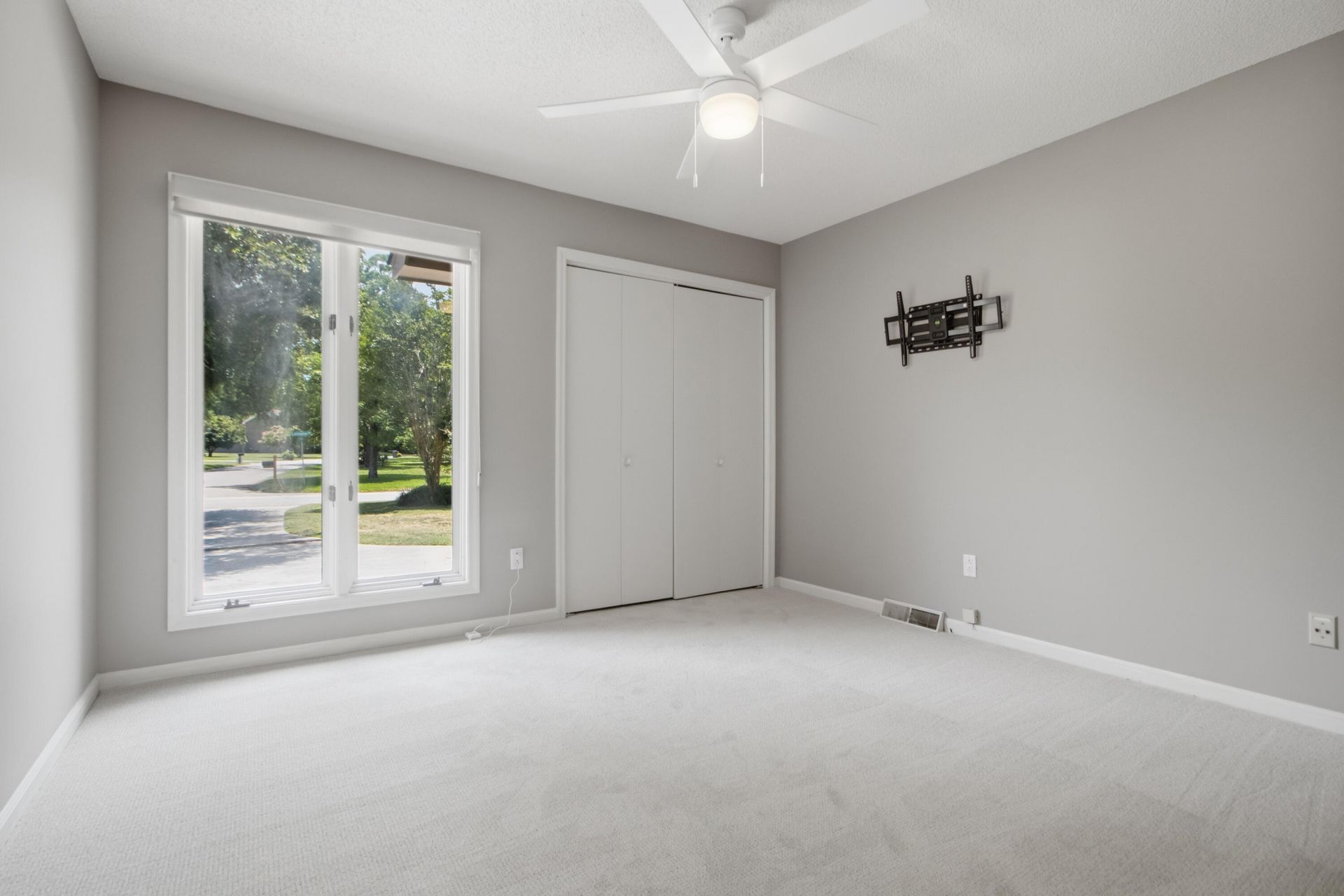 18 Lavington Road Photo 26