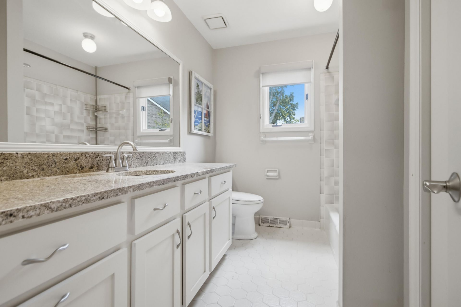 18 Lavington Road Photo 29