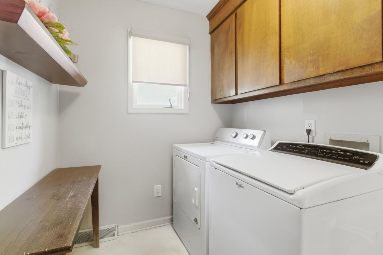 18 Lavington Road Photo 29