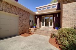 18 Lavington Road photo 4