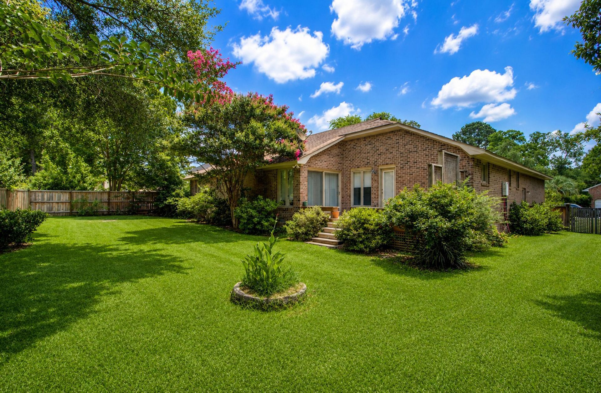 18 Lavington Road Photo 31