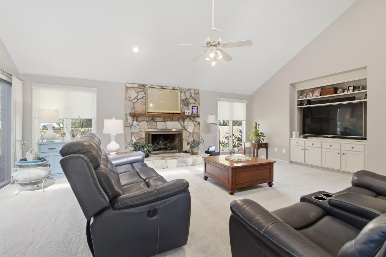 18 Lavington Road Photo 34