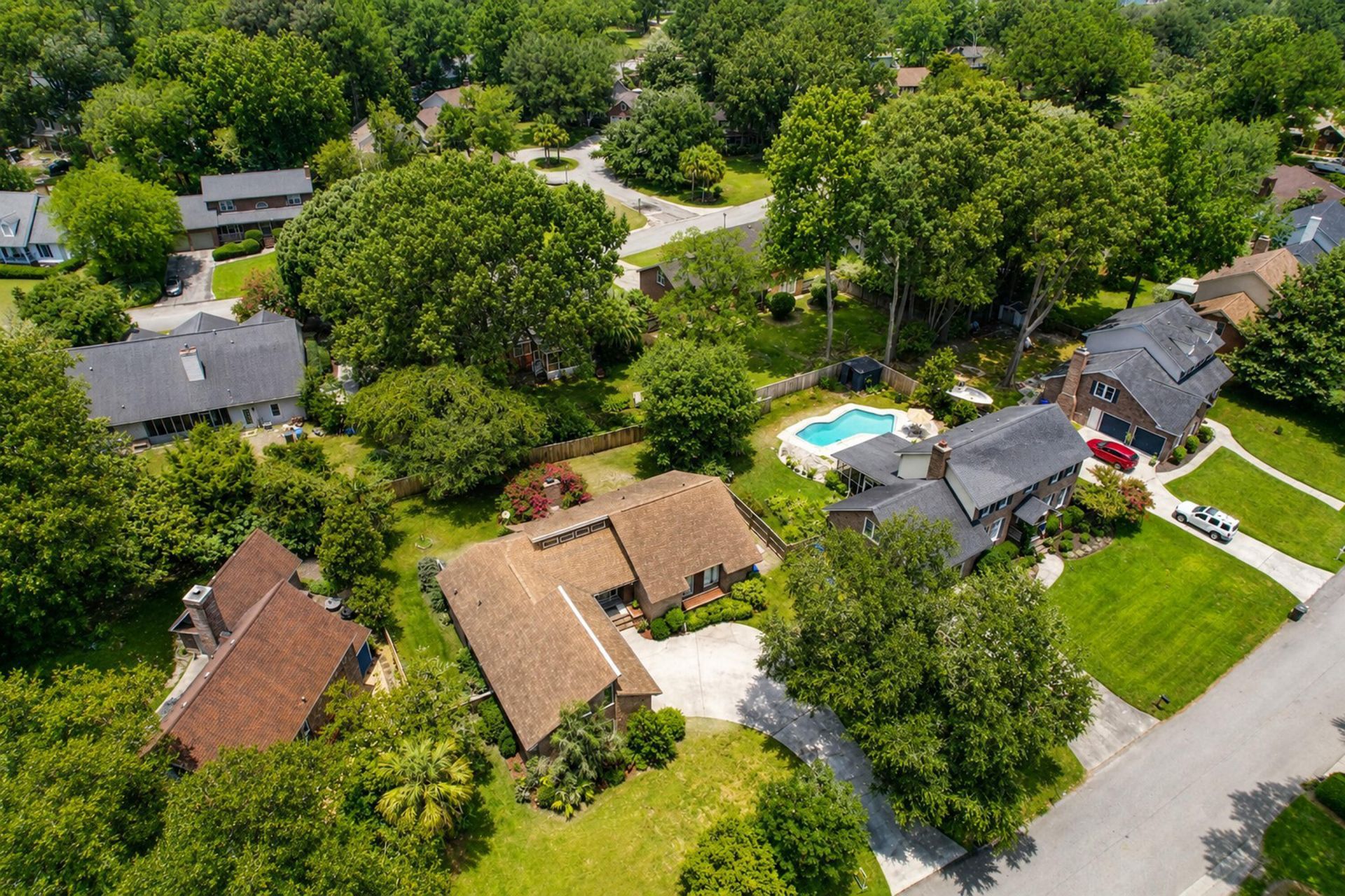 18 Lavington Road Photo 35