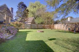 18 Lavington Road photo 4