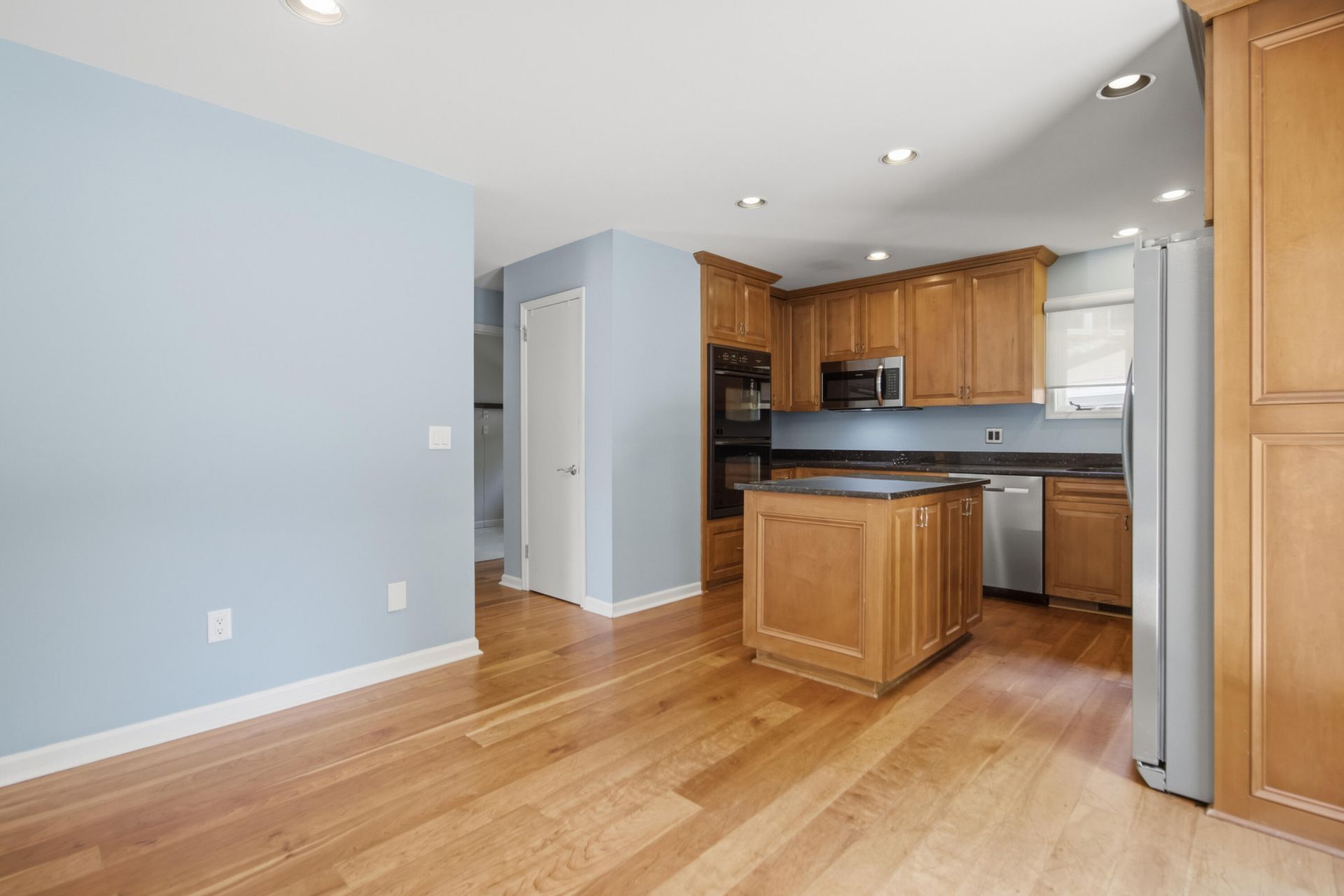 18 Lavington Road Photo 40